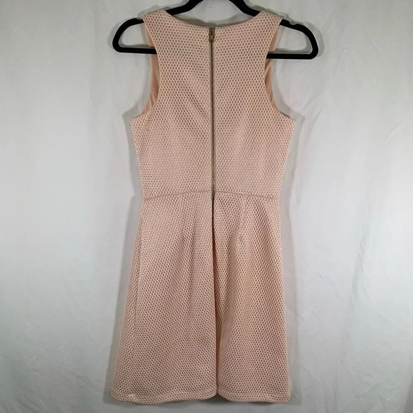 KUT from the Kloth Dress Women's 2 Light Pink Textured Vneck Fit + Flare - Picture 9 of 10